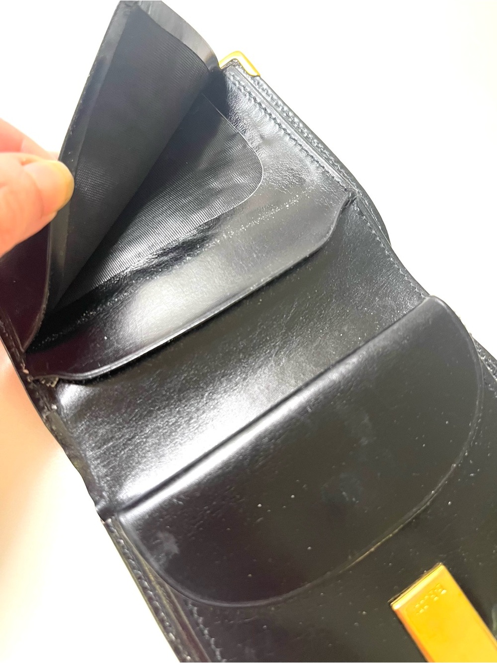 Gucci Authentic Vintage Black Compact Wallet - Picture 10 of 15